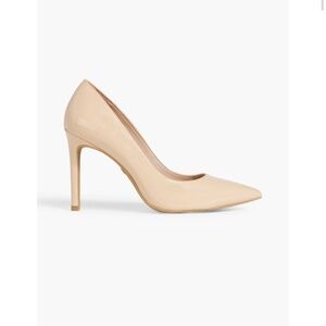 Stuart Weitzman pump